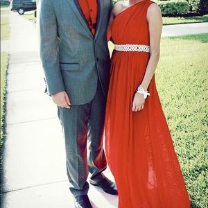 Elegant Red gown for petite females